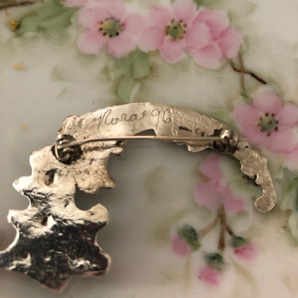 Vintage Art Nouveau Silver brooch with 4 deep blue stones. - Picture 3 of 5